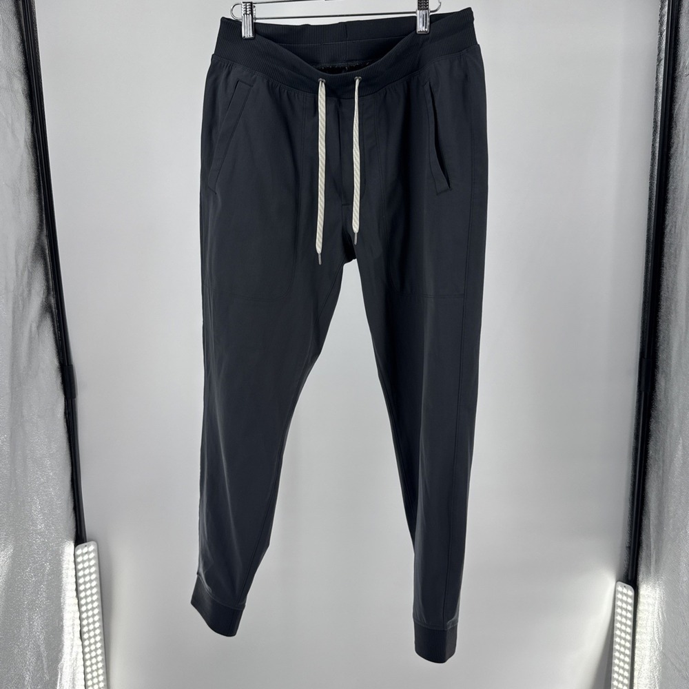 Vuori Jogger Pants Men's Medium Dark Gray Performance Athletic Casual Lounge